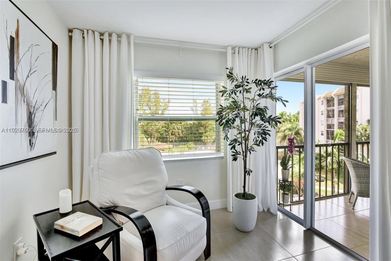 3930 Inverrary Blvd, Unit 405-D, Lauderhill, FL 33319 Photo