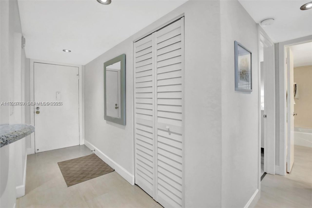 3930 Inverrary Blvd, Unit 405-D, Lauderhill, FL 33319 Photo