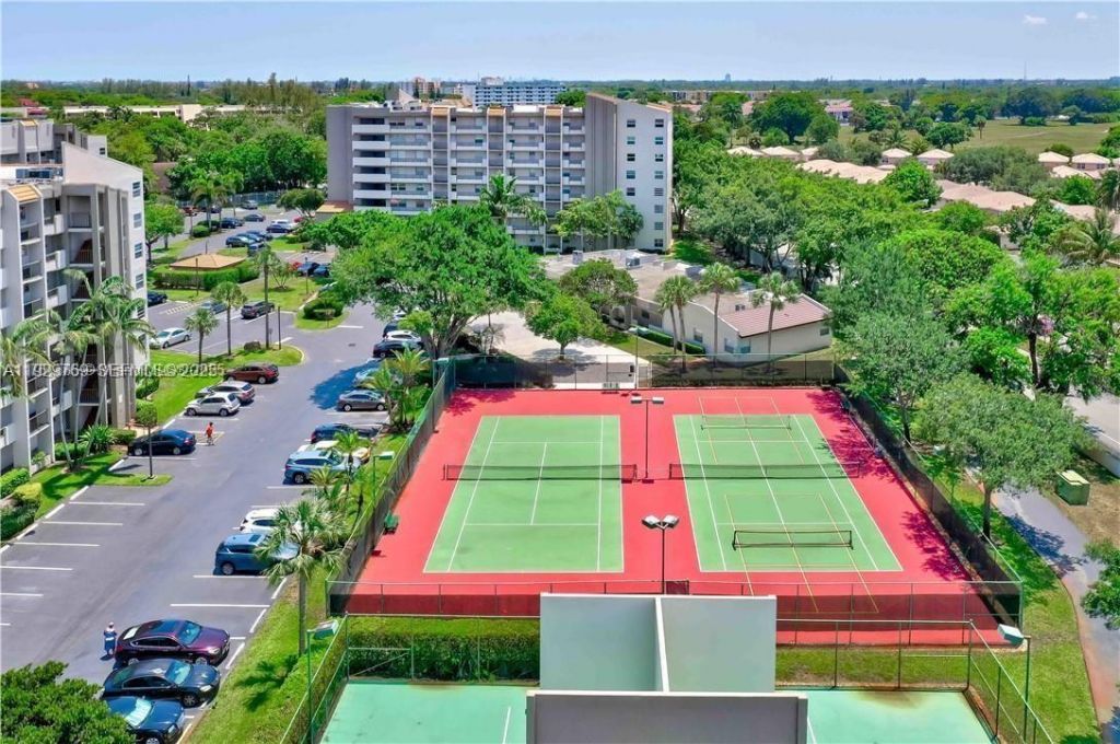 3930 Inverrary Blvd, Unit 405-D, Lauderhill, FL 33319 Photo