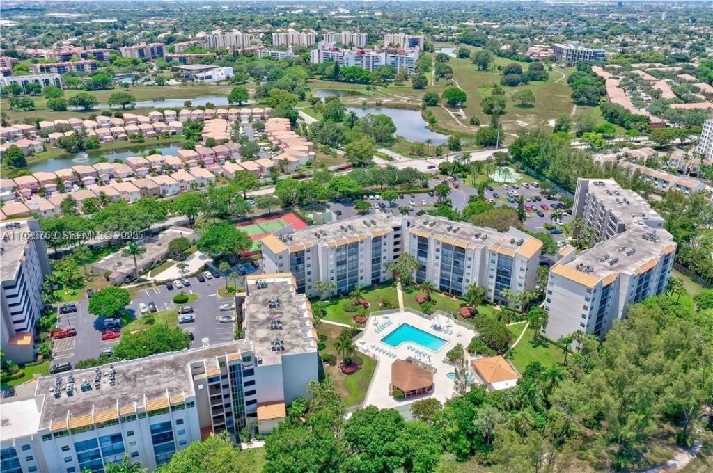 3930 Inverrary Blvd, Unit 405-D, Lauderhill, FL 33319 Photo