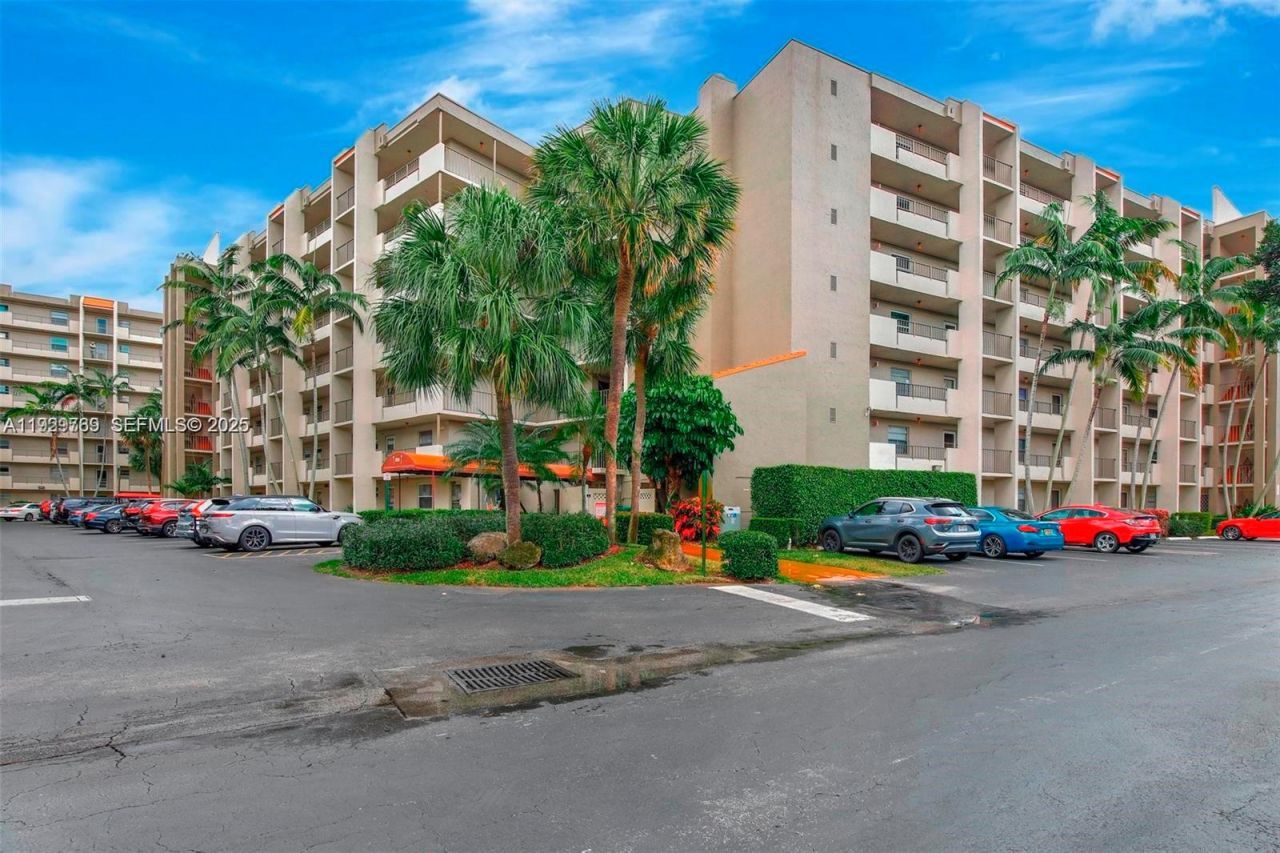 3930 Inverrary Blvd, Unit 405-D, Lauderhill, FL 33319 Photo