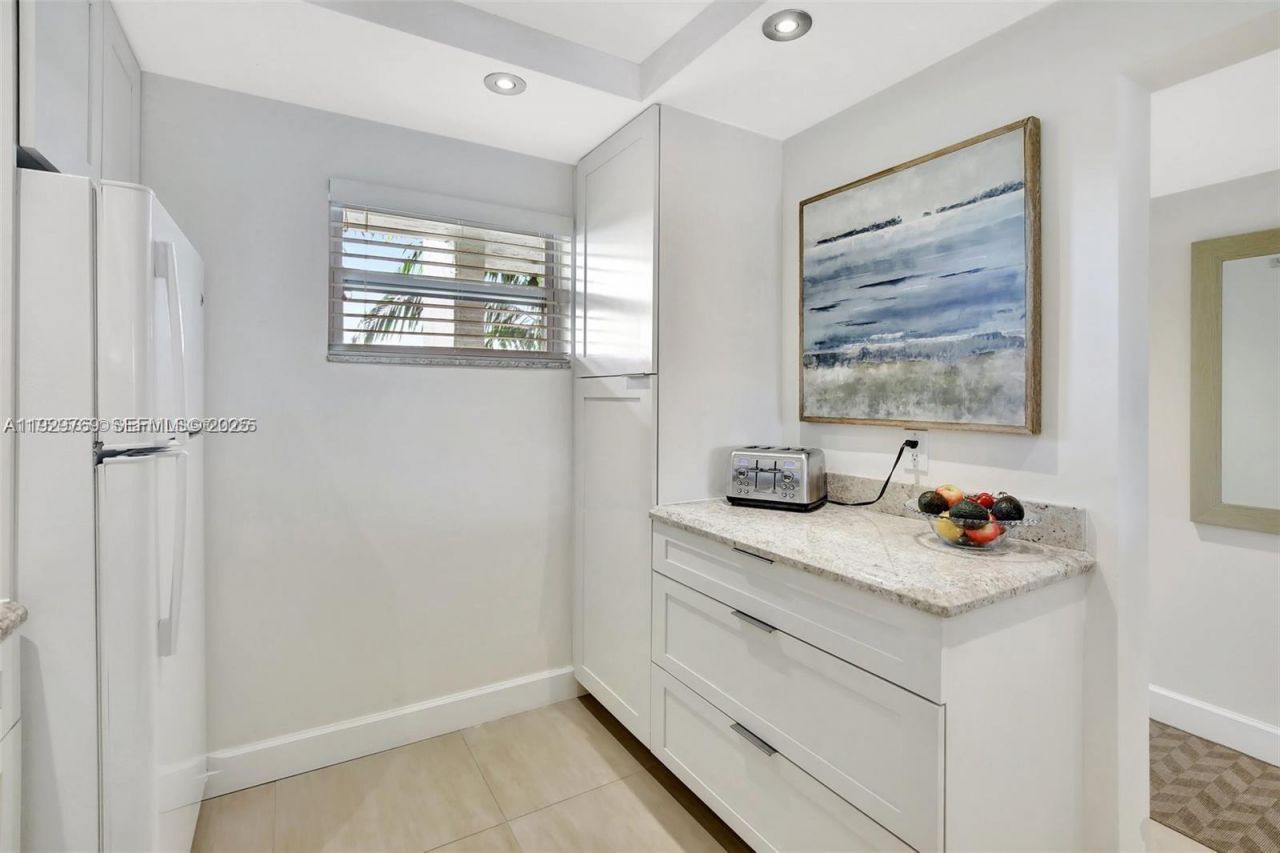 3930 Inverrary Blvd, Unit 405-D, Lauderhill, FL 33319 Photo