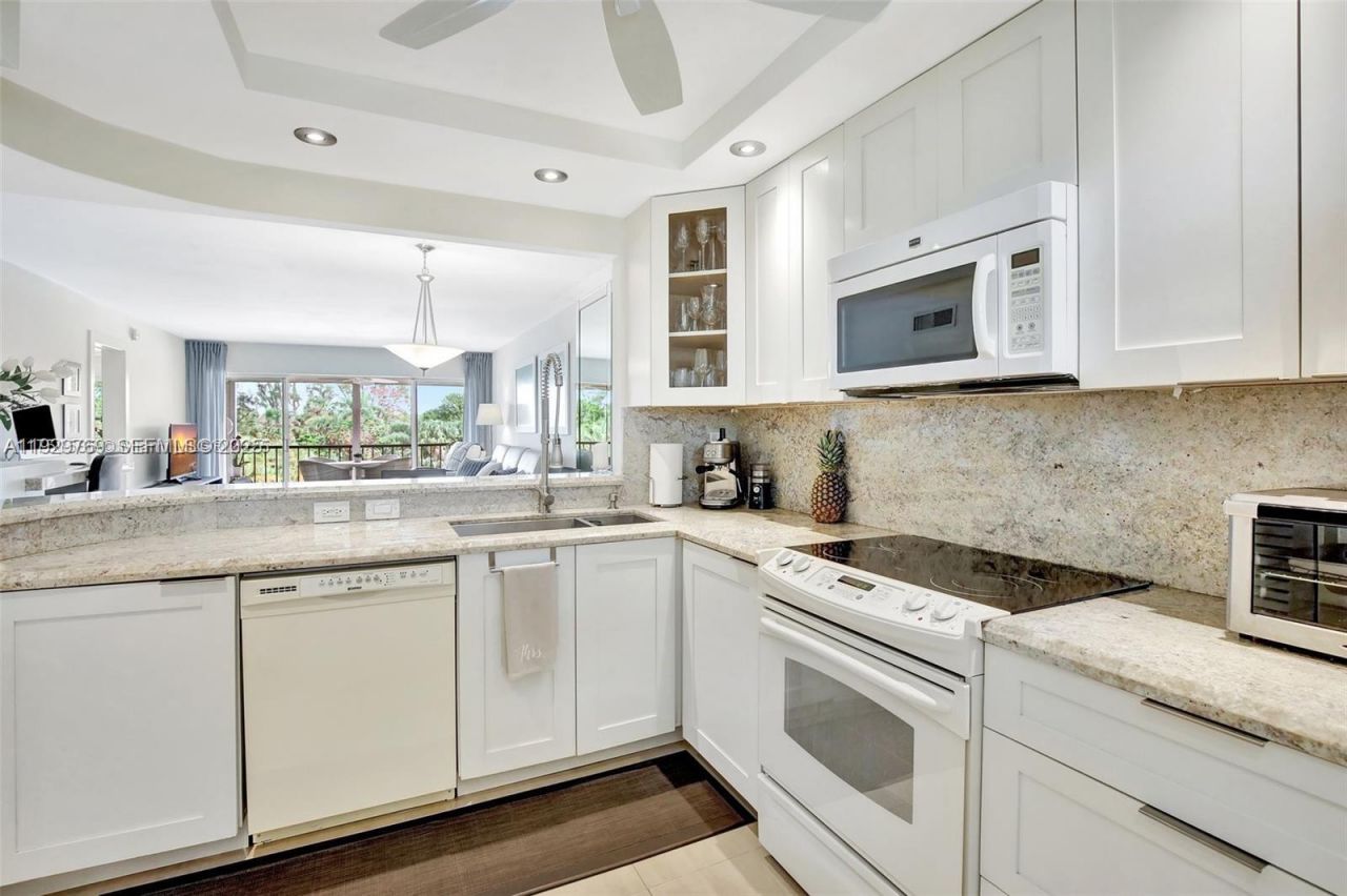 3930 Inverrary Blvd, Unit 405-D, Lauderhill, FL 33319 Photo