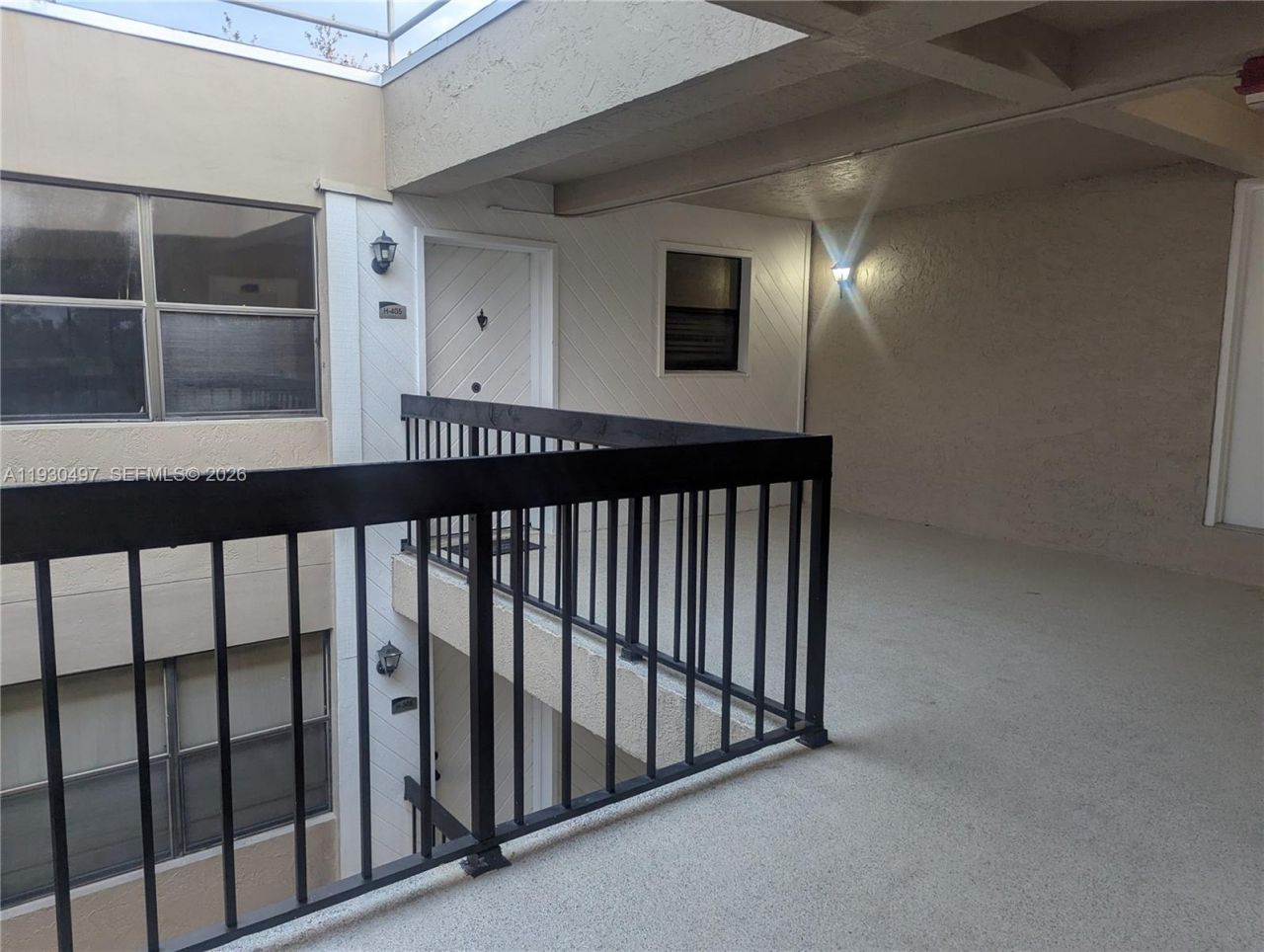 601 Ives Dairy Rd, Unit 405-8, Miami, FL 33179 Photo