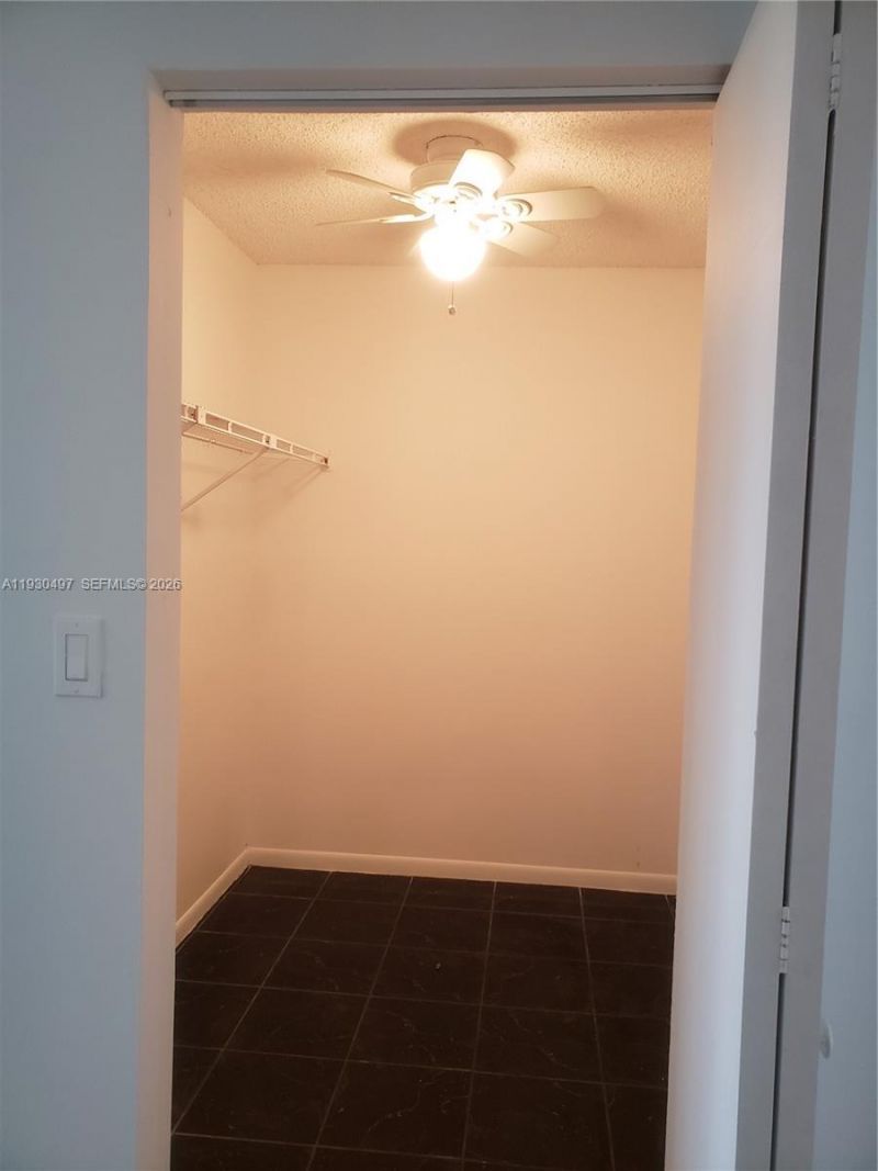 601 Ives Dairy Rd, Unit 405-8, Miami, FL 33179 Photo