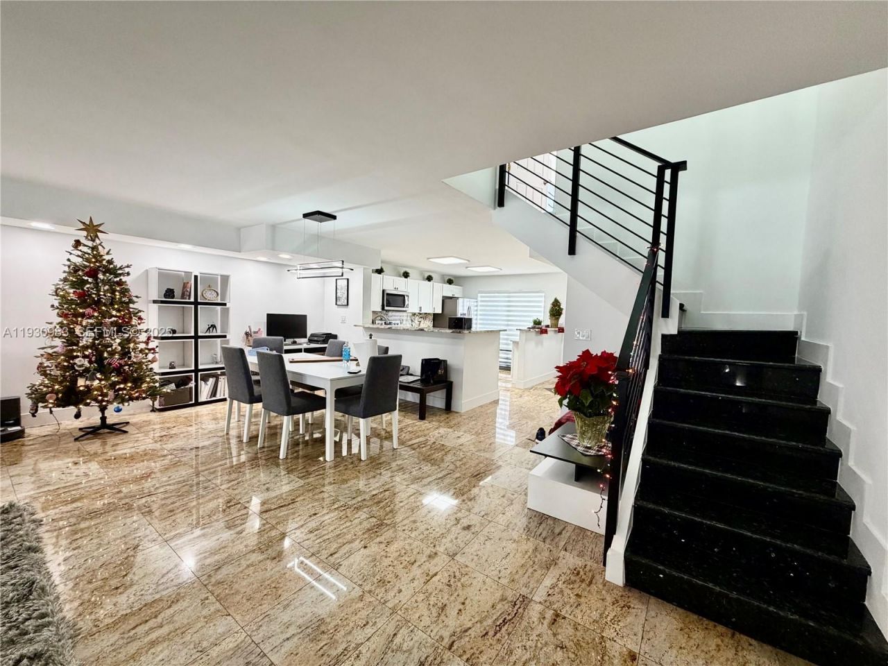 934 NE 27th Ave, Hallandale Beach, FL 33009 Photo