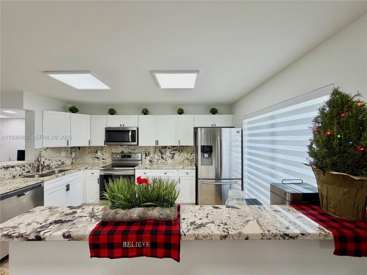 934 NE 27th Ave, Hallandale Beach, FL 33009 Photo