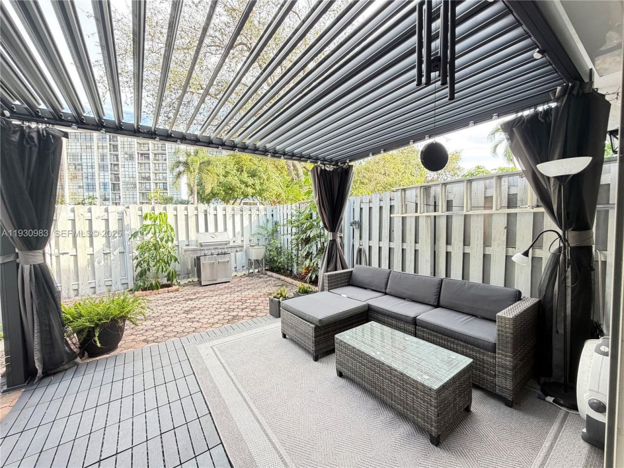 934 NE 27th Ave, Hallandale Beach, FL 33009 Photo