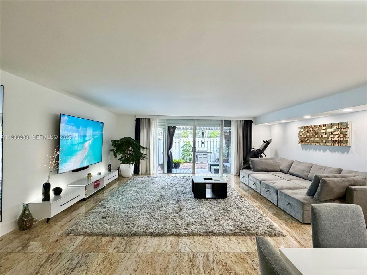 934 NE 27th Ave, Hallandale Beach, FL 33009 Photo