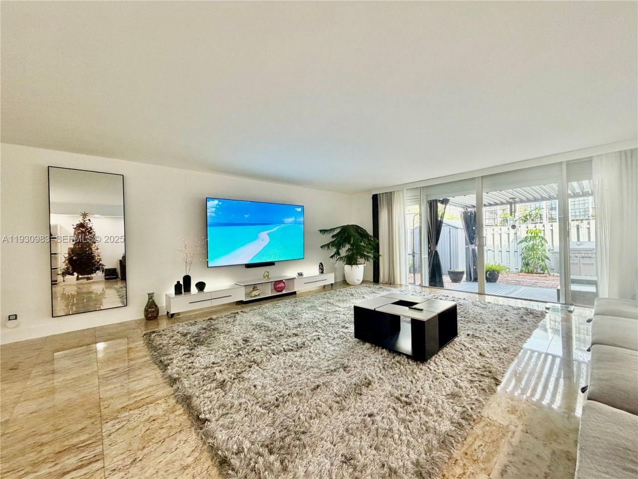 934 NE 27th Ave, Hallandale Beach, FL 33009 Photo