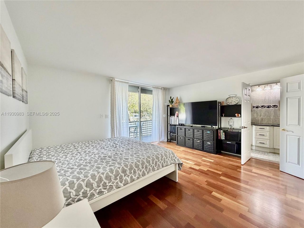 934 NE 27th Ave, Hallandale Beach, FL 33009 Photo