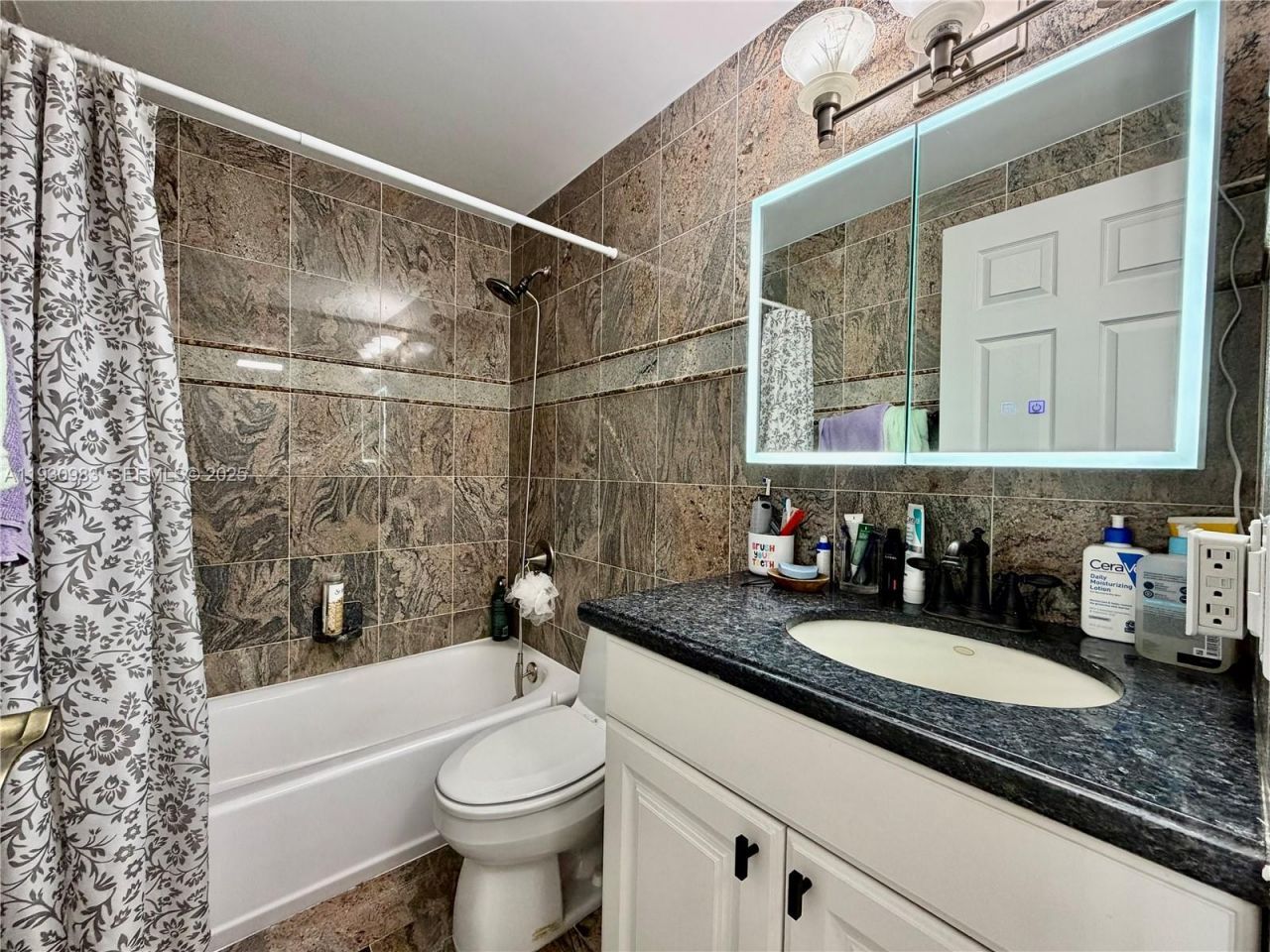 934 NE 27th Ave, Hallandale Beach, FL 33009 Photo