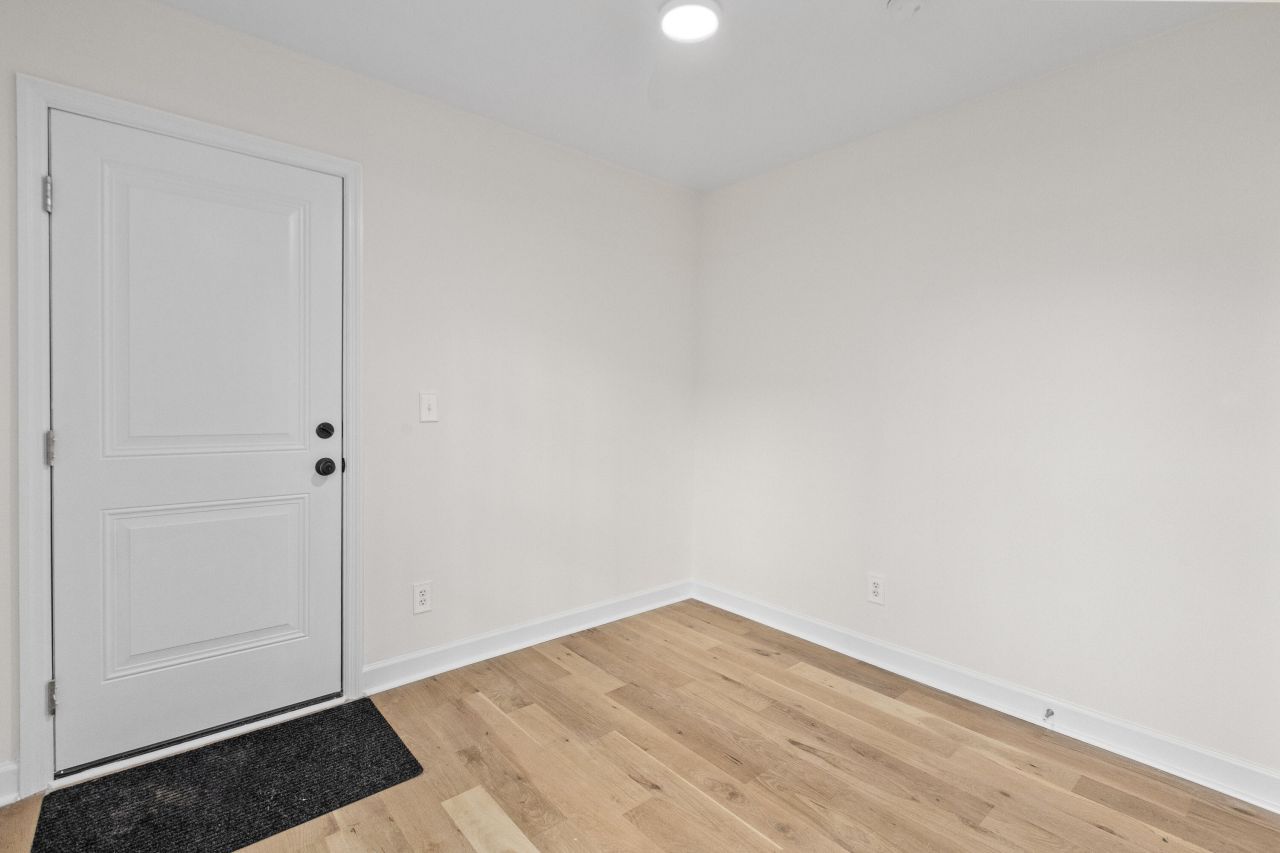 405 Sumter Street Photo 32