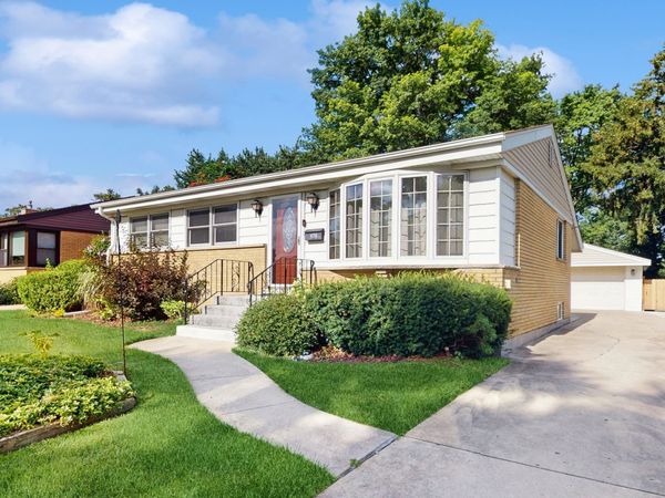 576 Amherst Avenue, Des Plaines, IL 60016