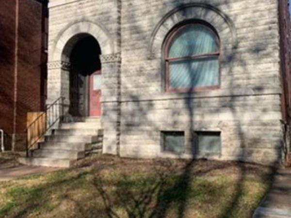 3809 Shenandoah Avenue, St Louis, MO 63110