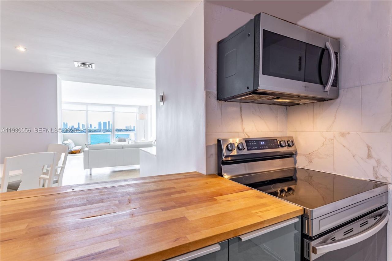 1200 West Ave, Unit 526, Miami Beach, FL 33139 Photo