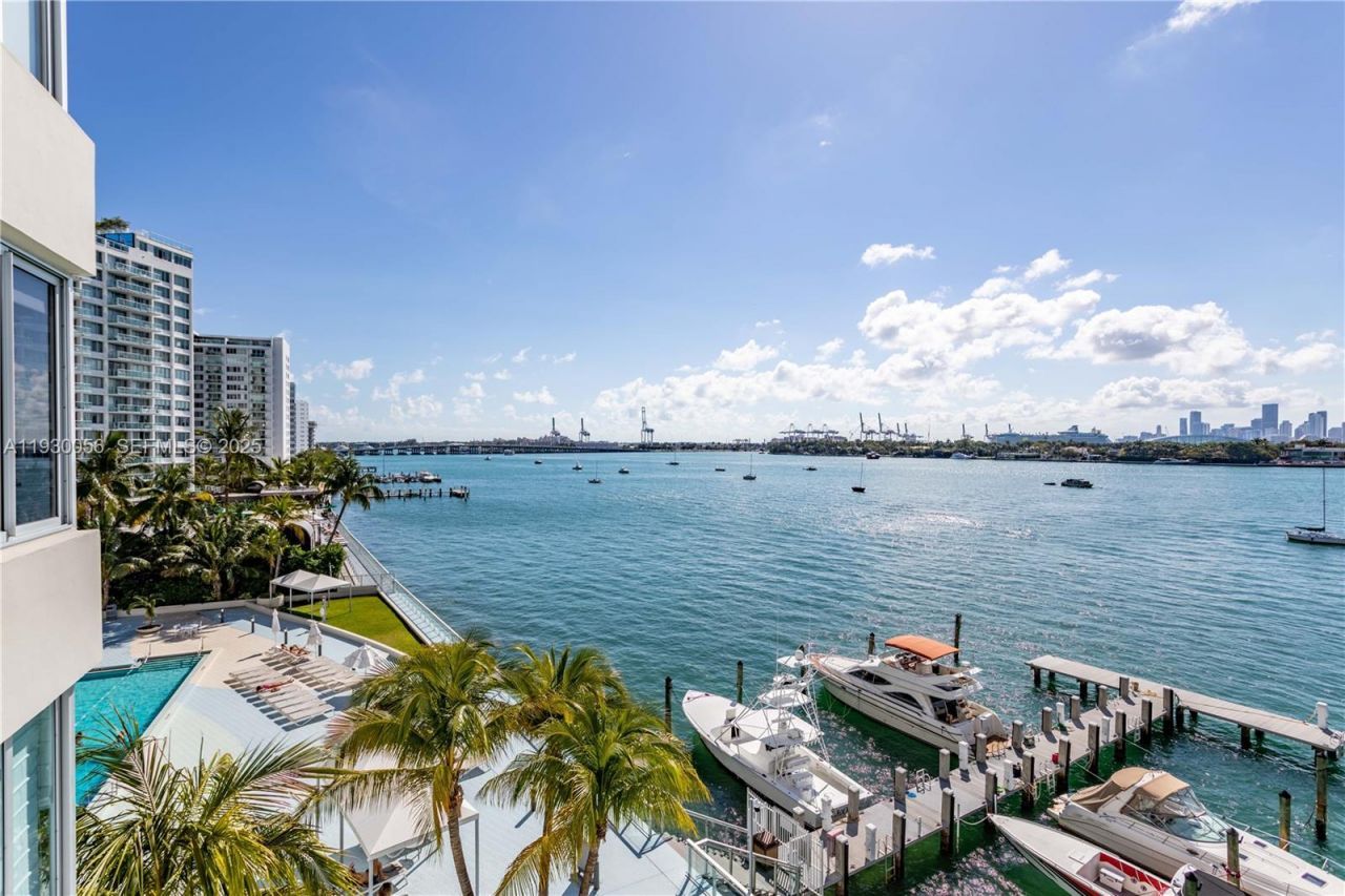 1200 West Ave, Unit 526, Miami Beach, FL 33139 Photo