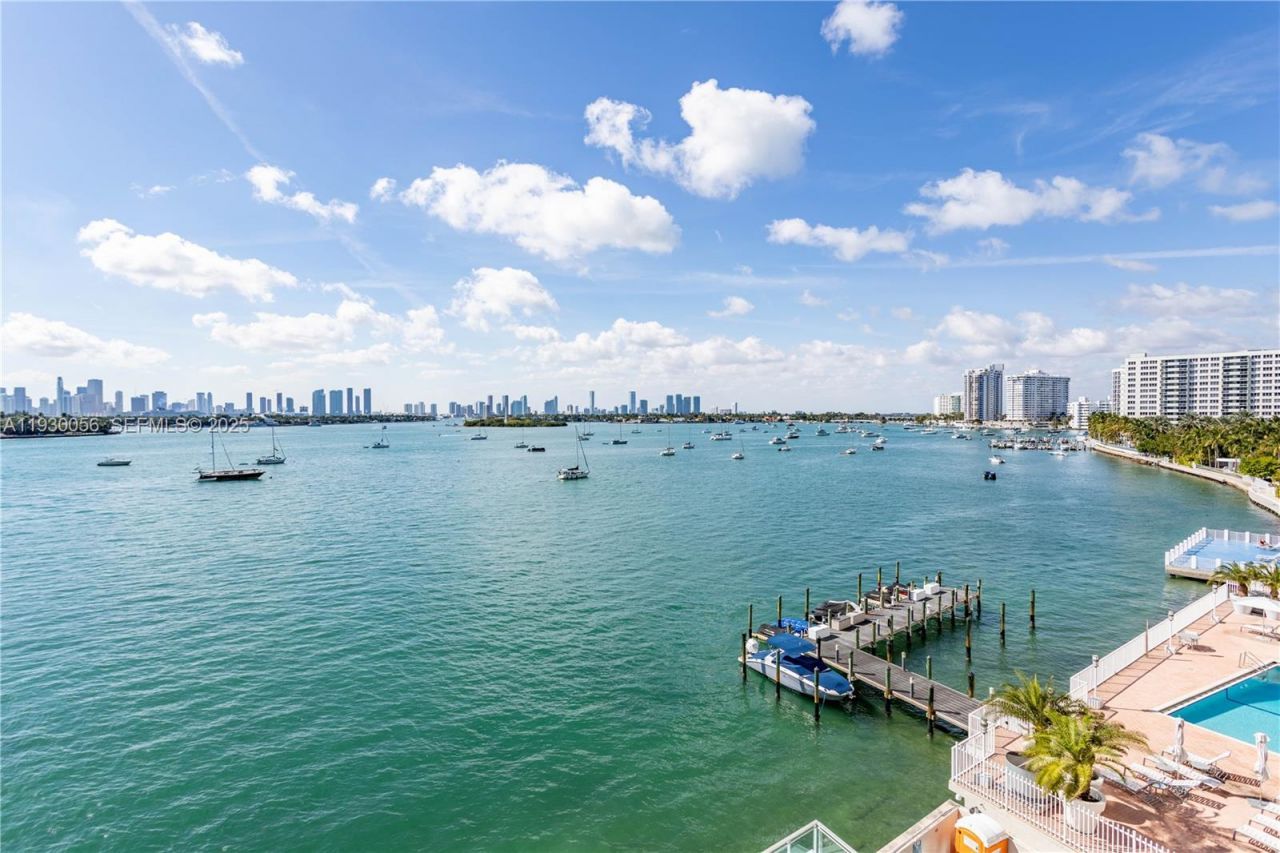 1200 West Ave, Unit 526, Miami Beach, FL 33139 Photo