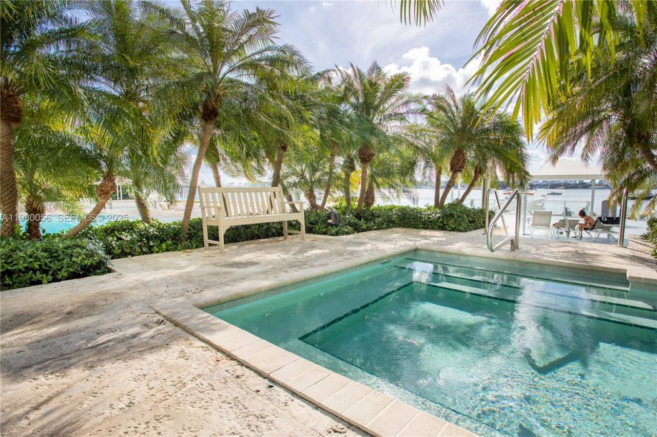 1200 West Ave, Unit 526, Miami Beach, FL 33139 Photo