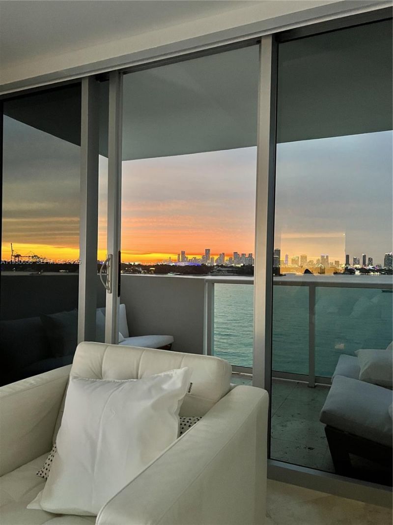 1200 West Ave, Unit 526, Miami Beach, FL 33139 Photo