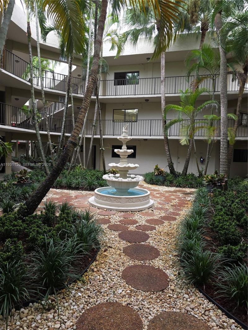 8035 SW 107th Ave, Unit 221, Miami, FL 33173 Photo
