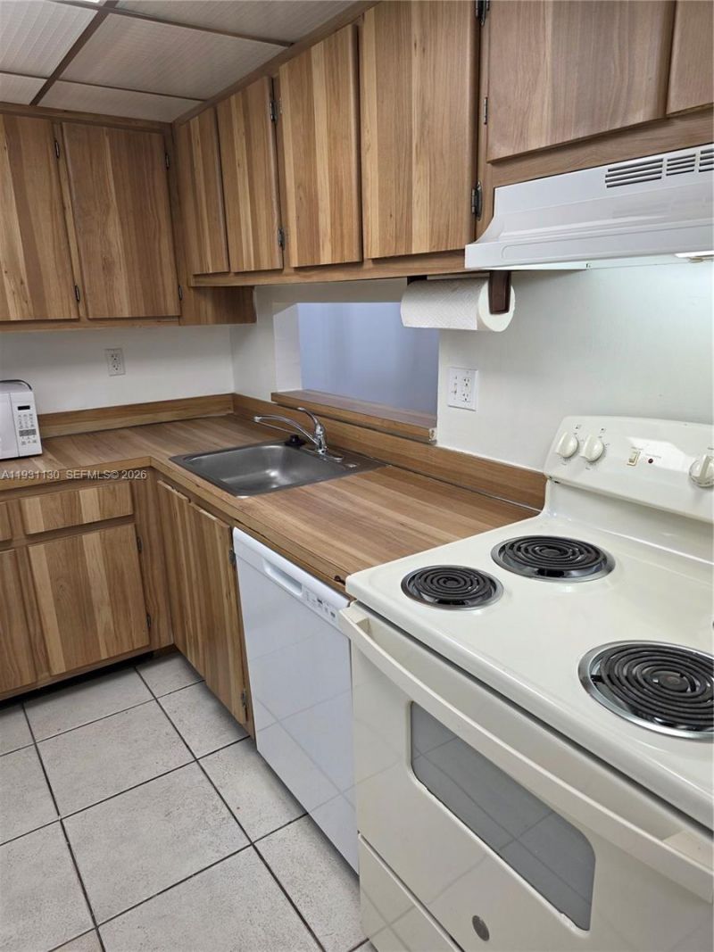 8035 SW 107th Ave, Unit 221, Miami, FL 33173 Photo