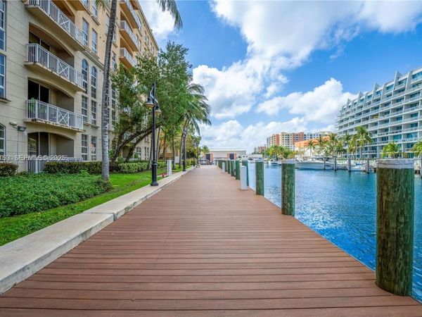 3001 NE 185th St, Unit 127, Aventura, FL 33180