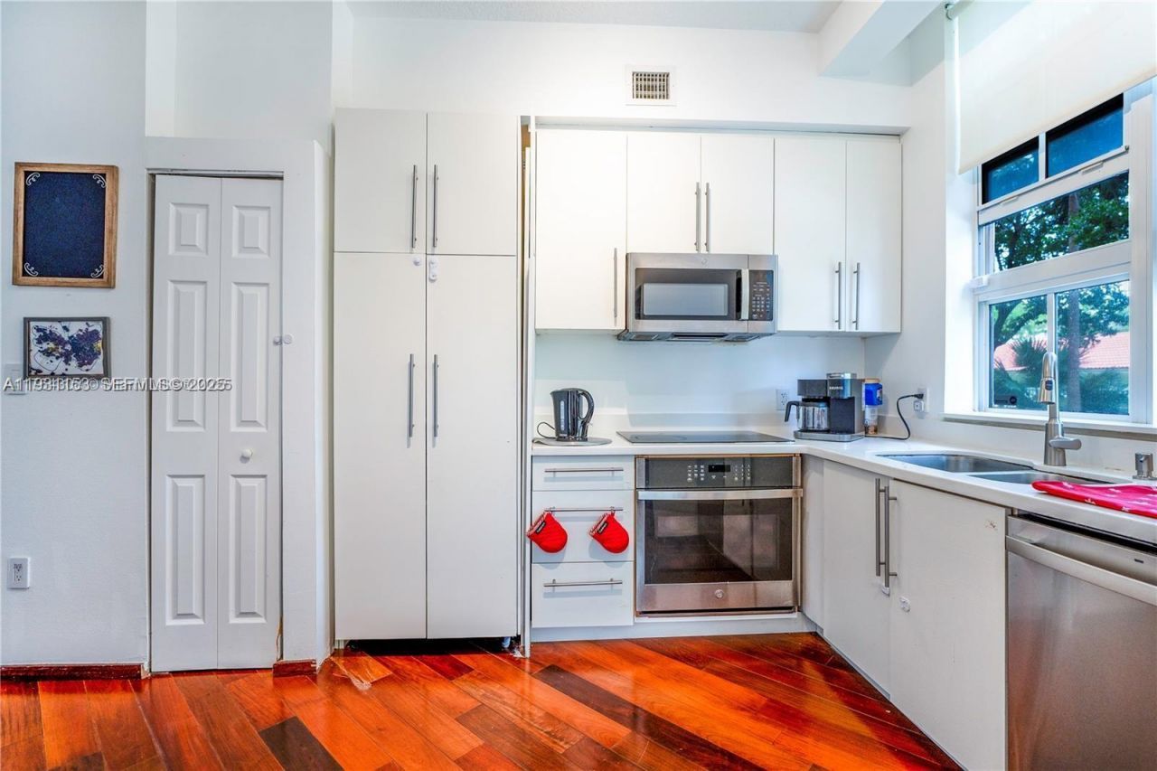 3001 NE 185th St, Unit 127, Aventura, FL 33180 Photo