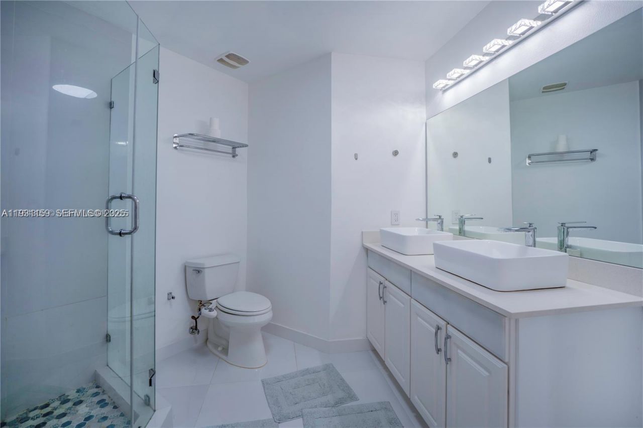 3001 NE 185th St, Unit 127, Aventura, FL 33180 Photo