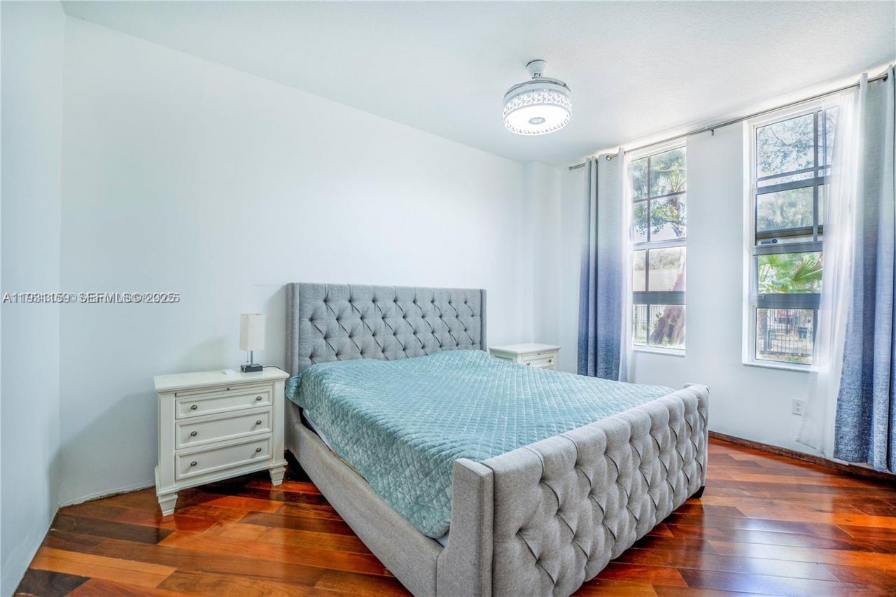 3001 NE 185th St, Unit 127, Aventura, FL 33180 Photo