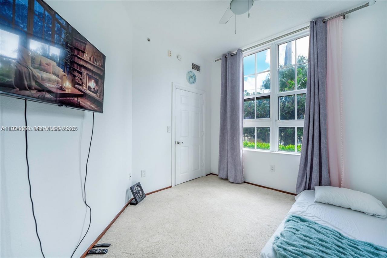 3001 NE 185th St, Unit 127, Aventura, FL 33180 Photo