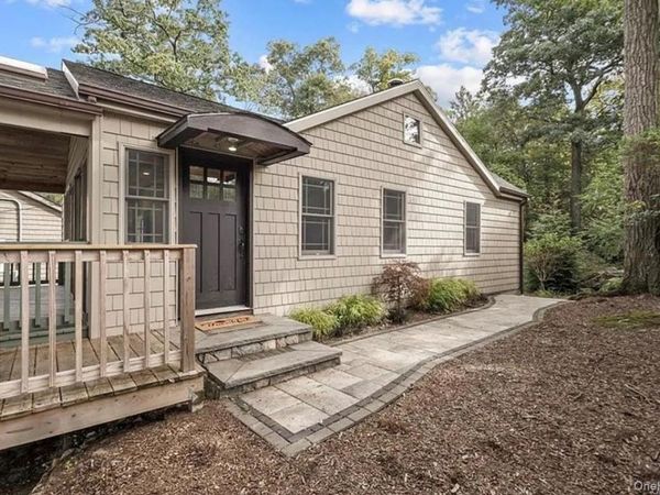 11 Oakdale Road, Putnam Valley, NY 10579