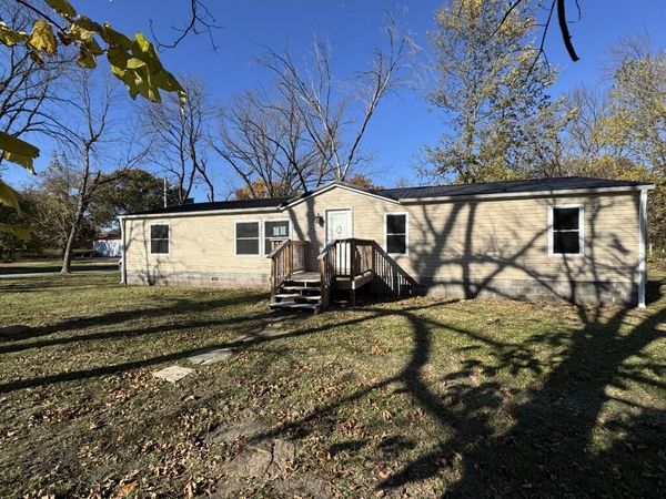 601 E Floral Street, Nevada, MO 64772