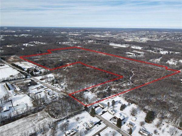 3404 Hubbard Middlesex Rd, Hermitage, PA 16159