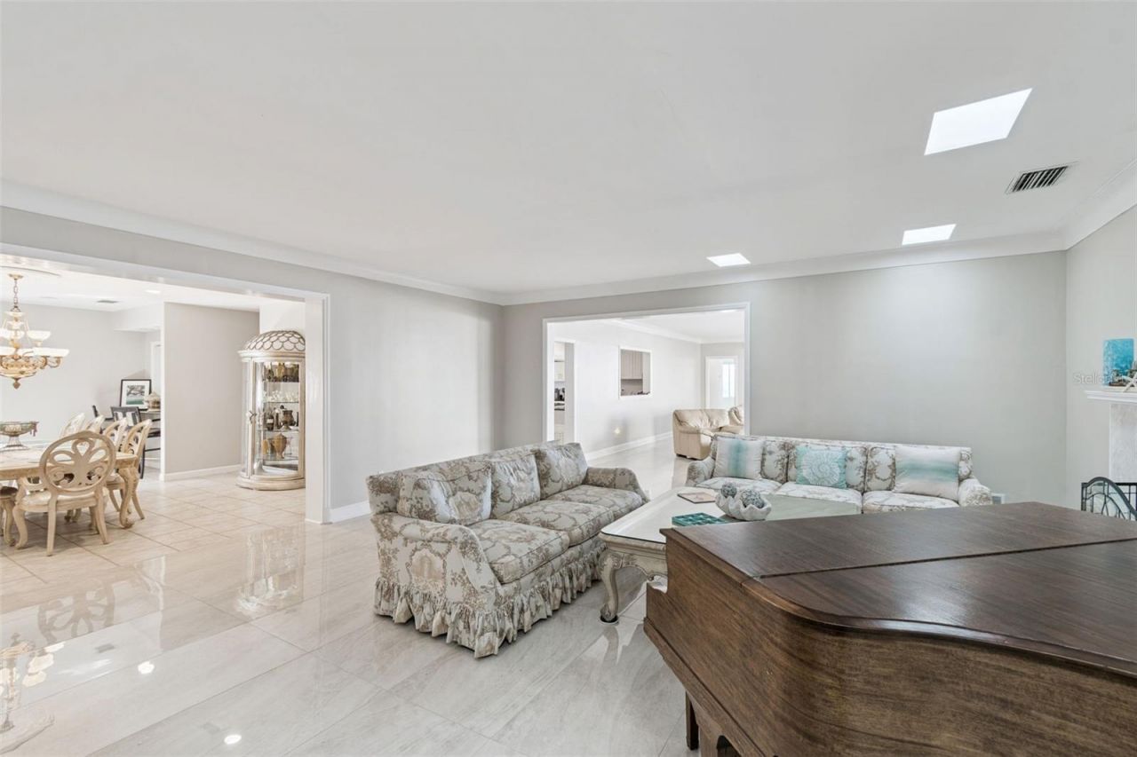 1520 Gulf Boulevard, Belleair Beach, FL 33786 Photo