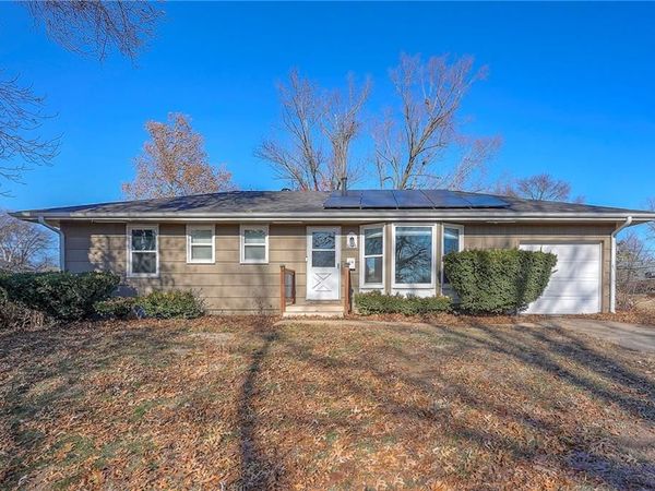 6104 E 136th Street, Grandview, MO 64030