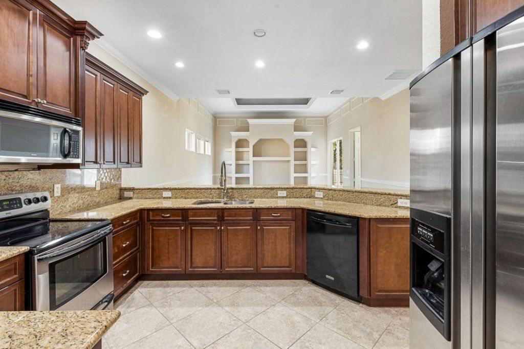 2081 SW Bayshore Boulevard, Port Saint Lucie, FL 34984 Photo