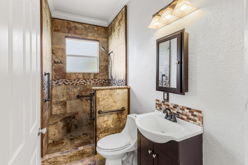 2081 SW Bayshore Boulevard, Port Saint Lucie, FL 34984 Photo