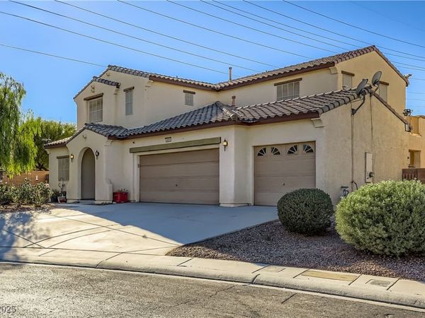 6005 Golden Sun Court, North Las Vegas, NV 89081