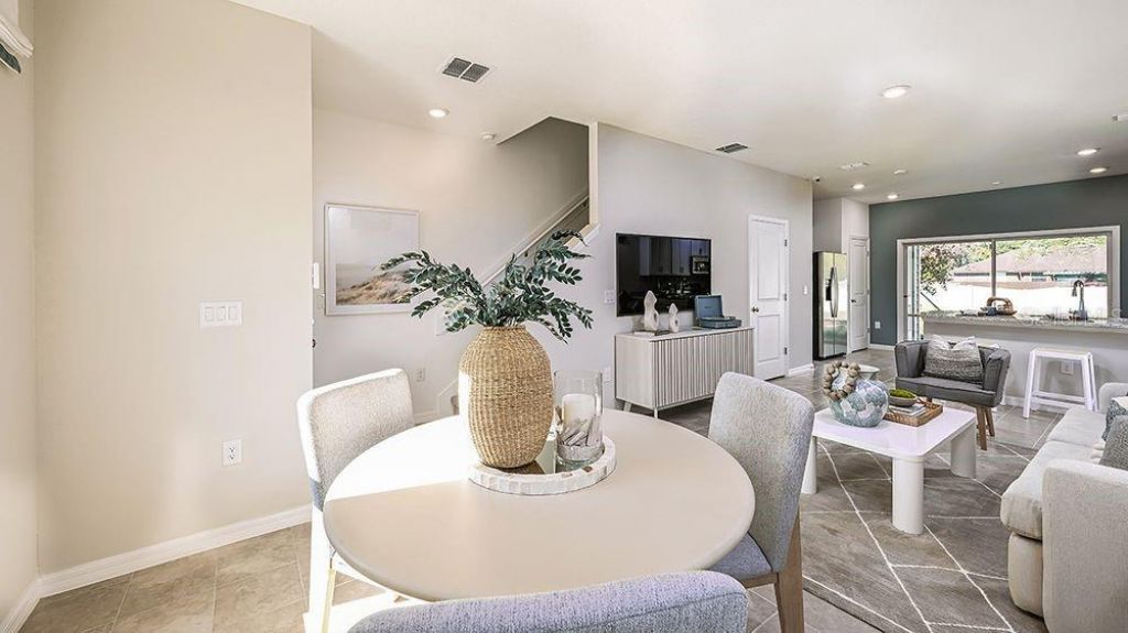 686 Gladstone Way, Mount Dora, FL 32757 Photo