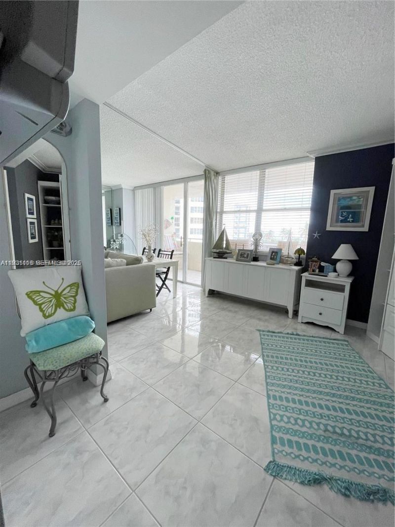 3180 S Ocean Dr, Unit 204, Hallandale Beach, FL 33009 Photo