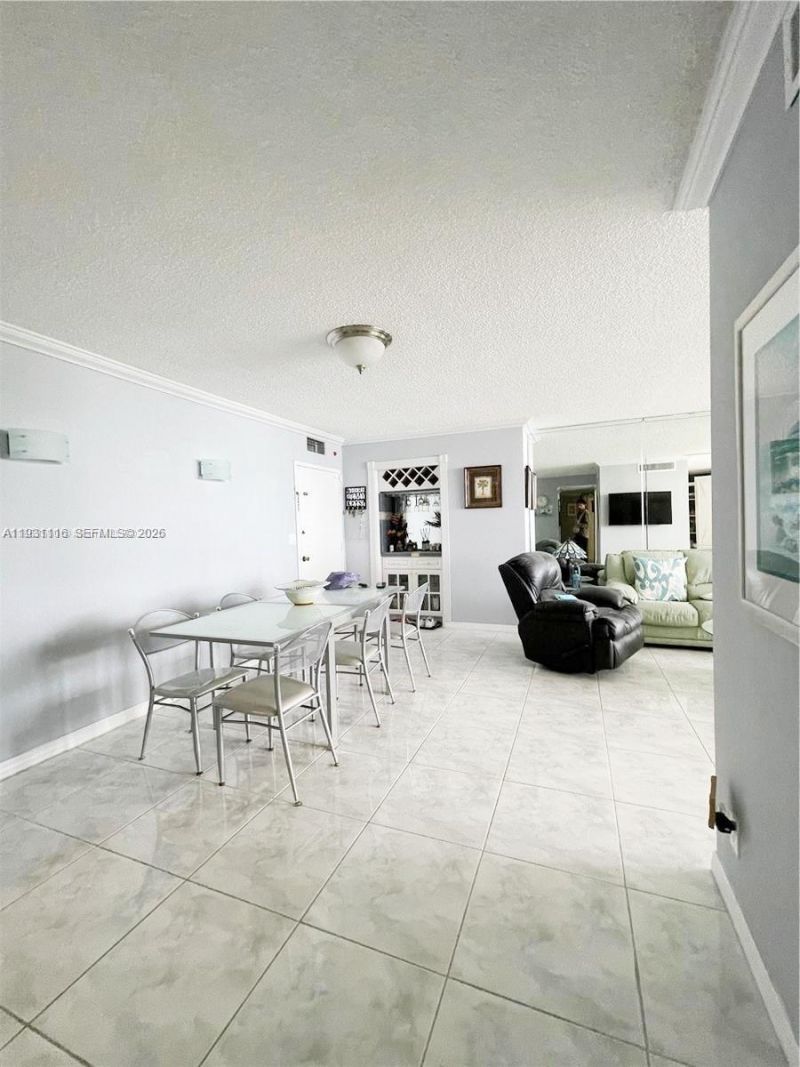 3180 S Ocean Dr, Unit 204, Hallandale Beach, FL 33009 Photo
