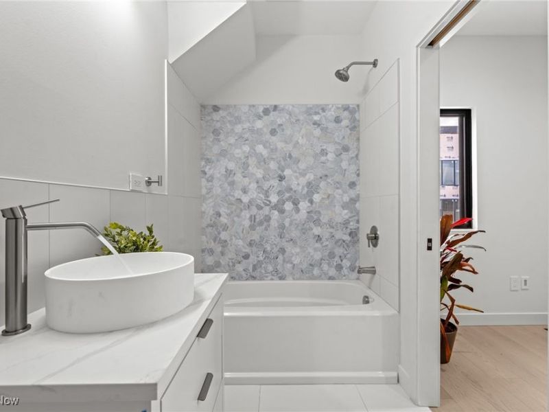 3109 Vine Court, Cleveland, OH 44113 Photo 33