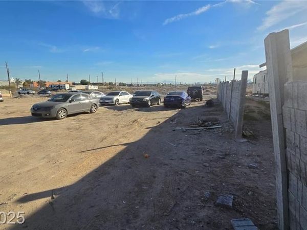 300 Plymouth Avenue, North Las Vegas, NV 89030