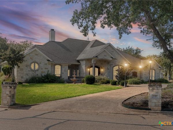1340 Autumn Oaks Circle, China Spring, TX 76633