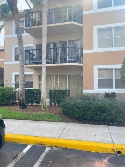 8901 Wiles Rd, Unit 103, Coral Springs, FL 33067 Photo