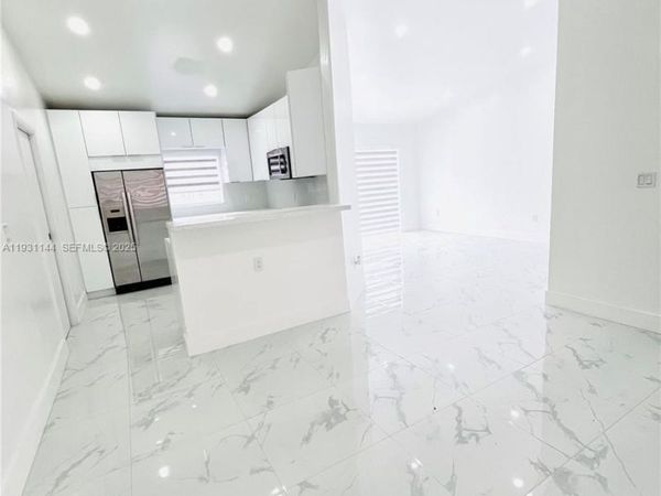 164 NW 85th Ct, Miami, FL 33126