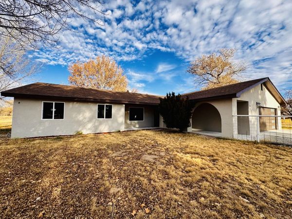 11 Avenida Alegre, Los Lunas, NM 87031