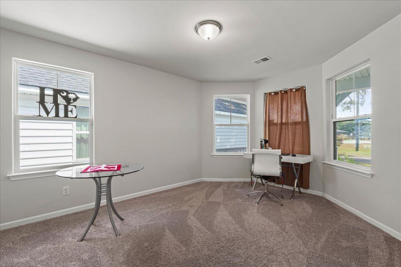 293 Volunteer Park Road Photo 8