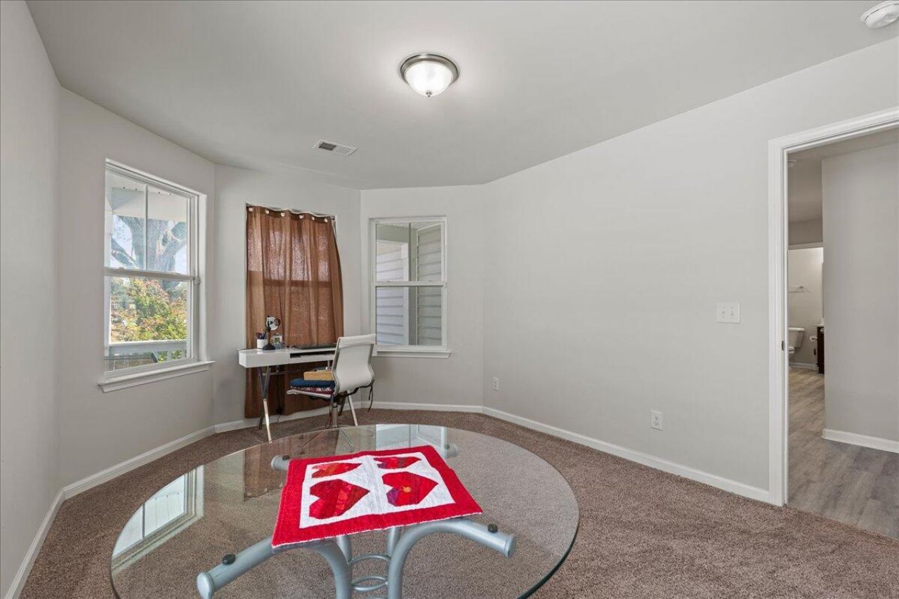 293 Volunteer Park Road Photo 9